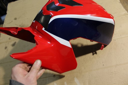 CBR 1000RR SC77 КРЫШКА КРЫШКА ОБЛИКАТЕЛЬ БАКА