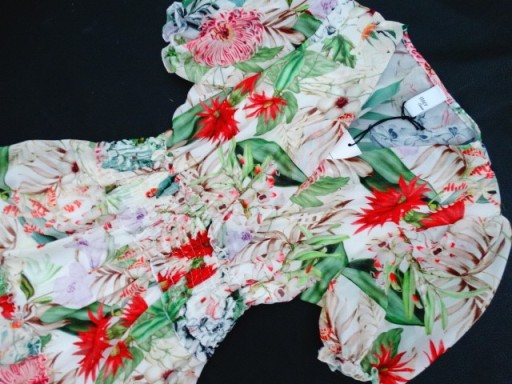 Włoska BOHO sukienka w falbany szyfon ecru kwiaty