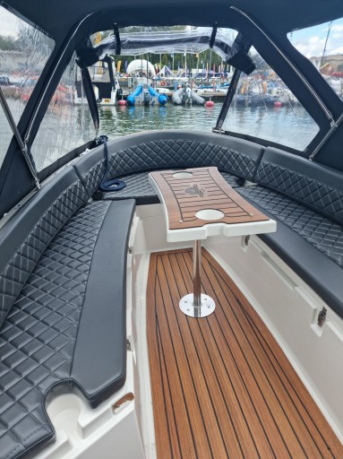 Новая лодка доступна немедленно: Sunrise 530 Tender.