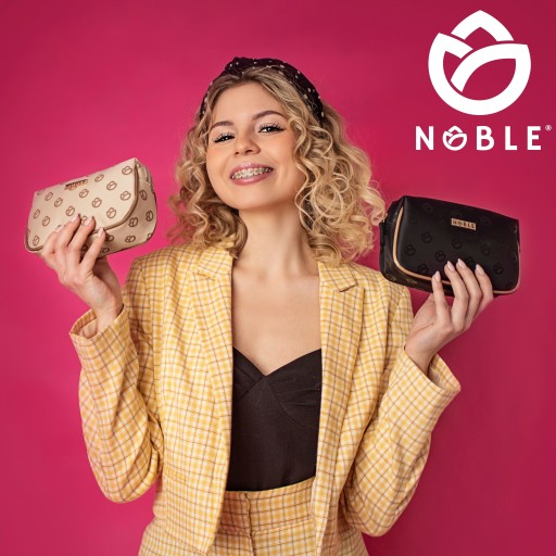 Маленькая женская косметичка-органайзер NOBLE