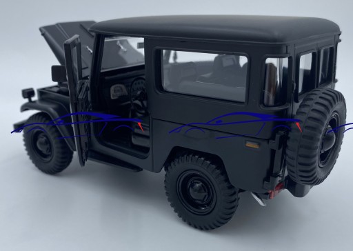 Toyota FJ 40 Hard Top 1:24 черный Motormax 79323