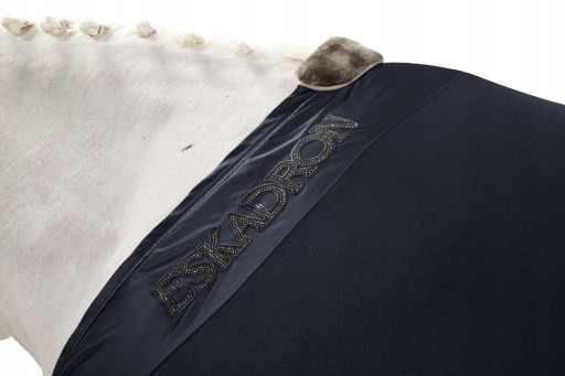Ковер Eskadron Jersey Crystal, темно-синий, размер M - 135см