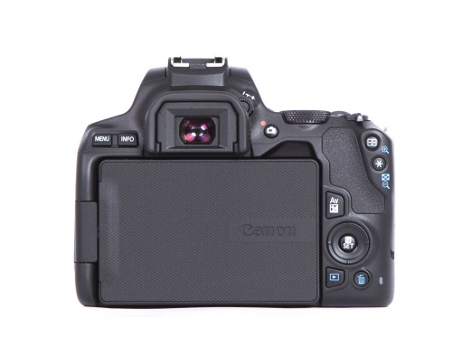 Canon 250D+18-55/4-5.6 IS STM 4K – как новый!