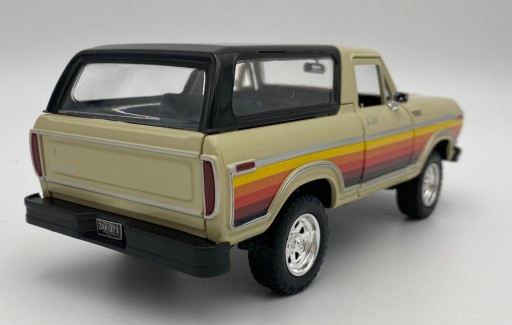 Ford Bronco (жесткий верх) 1978 1:24 Motormax 79373 бежевый/коричневый