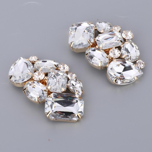 2 туфли с зажимом на пуговицах. Туфли Diamante с