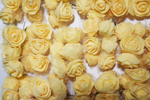 PIANKOWE RÓŻYCZKI RÓŻE KWIATKI DUŻE 72szt