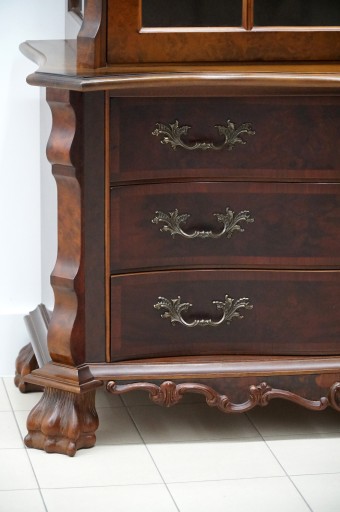 BAROQUE WALNUT буфет-витрина h198x112x45см