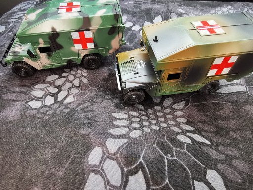 Hummer pojazd militarny Ambulans kamuflaż B