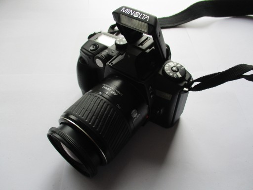 Minolta Dynax 60 + AF Zoom 28–100 мм 1:3,5–5,6 D
