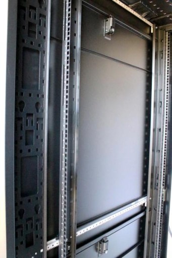 СЕРВЕРНЫЙ ШКАФ DELL SX 42U R3100X717 APC