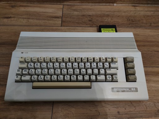 Компьютер Commodore 64 + картридж