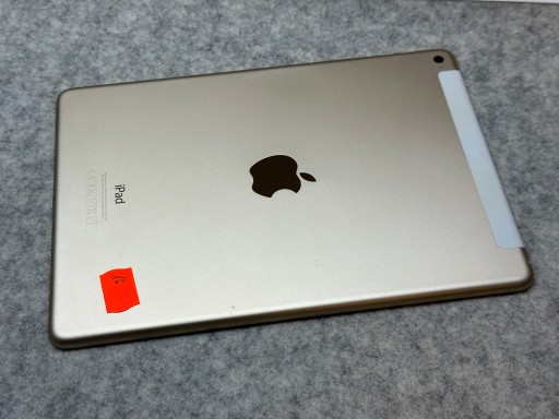 Планшет Apple iPad Air 2 9,7 дюйма, 2 ГБ/16 ГБ, серебристый