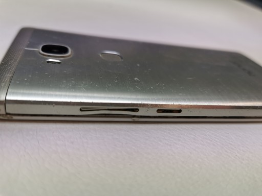 HONOR 5X KIW-L21 ПОВРЕЖДЕН