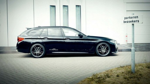 БОКОВАЯ НАКЛАДКА НА РАМКУ BMW G30 G31 PERFORMANCE