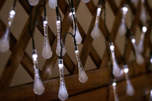 LED СОЛНЕЧНЫЙ САД САДОВЫЕ ИСИЛИЦЫ ICE 30xLED СЛЕЗЫ ДЕКОРАТИВНАЯ ЦЕПЬ
