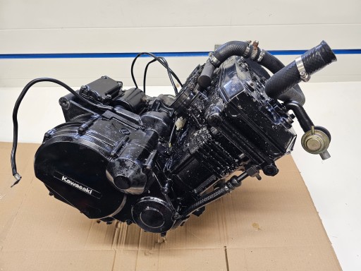 Kawasaki GPZ 1100 ZZR 1100 двигатель в сборе