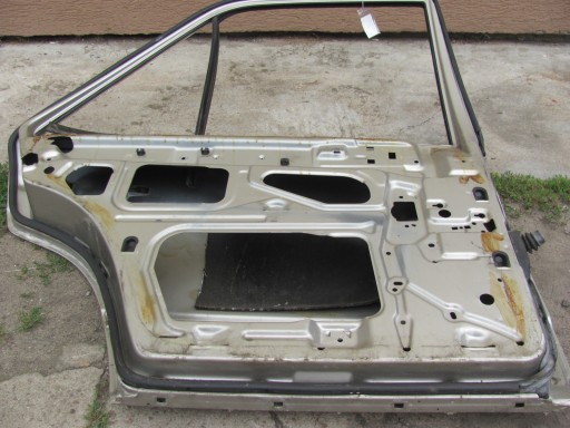 Mercedes W201 190 Дверь задняя левая