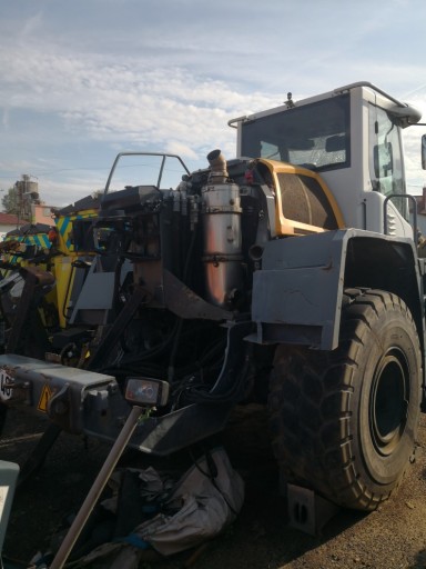 Погрузчик Liebherr 550 2014 г. По запчастям