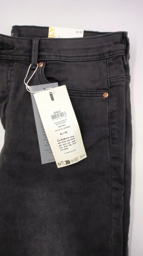 КАРТОННАЯ КОРОБКА СМЕСЬ ОДЕЖДА СМЕСЬ | с. Oliver, Levi's, Tom Tailor, Only - 24 шт.