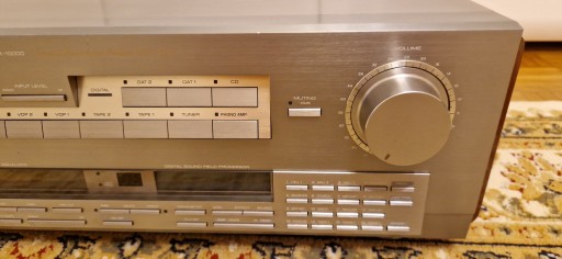 Японский предусилитель Yamaha CX-10000.