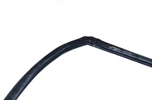 Уплотнитель заднего стекла BMW E31 840Ci 850Ci 850CSi 51318108044