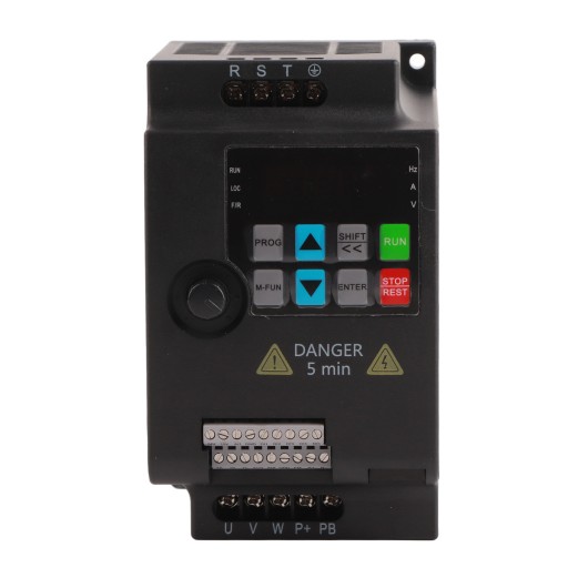FALOWNIK 3-FAZ. WEJŚCIE 3-FAZ. WYJŚCIE REGULATOR OBROTÓW SILNIKA 2.2KW
