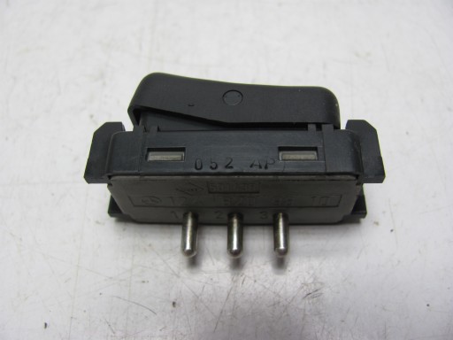 Mercedes W124 Кнопка включения освещения салона 1248209810