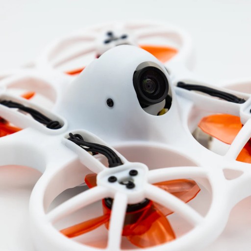 FPV-дрон Emax EZ Pilot Pro готов к полету с контроллером и очками