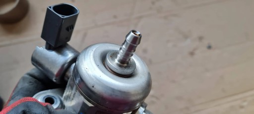 Q5 80A ТОПЛИВНЫЙ НАСОС 2.0 TFSI 06K127028J A4 B9 8W A5 VW AUDI
