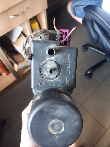 Pompka centralnego zamka Audi A4 B5 4A0862257A