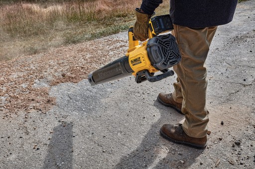 Аккумуляторная воздуходувка DEWALT 18 В 200 км/ч DCMBL562N