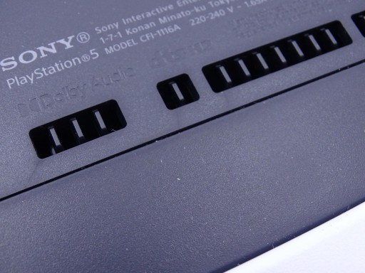 Консоль Sony PlayStation 5 с накопителем на 825 ГБ, белая