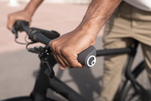ERGON GS1 EVO Black — Эргономичные ручки, размер L