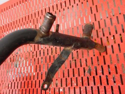 ШЛАНГ ВОДЯНОЙ ТРУБКИ VW T4 ШЛАНГ 074121065B