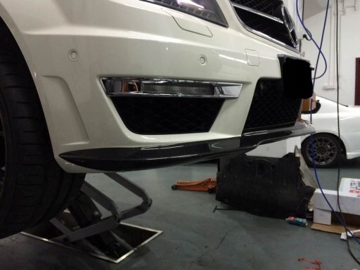 УГЛЕРОДНЫЙ СПОЙЛЕР БАМПЕРА MERCEDES C63 W204