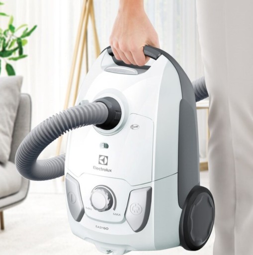 Electrolux EEG41IW EasyGo 650W пылесос с мешком, легкие и тихие аксессуары 2 в 1