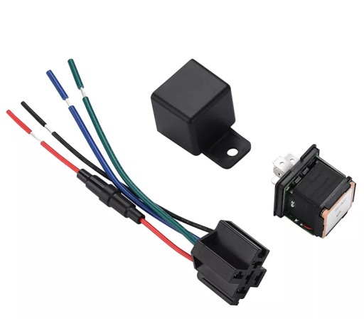 ST907 GPS-локатор ОТКЛЮЧЕНИЕ ТОПЛИВА АВТОМОБИЛЯ ВЫКЛЮЧЕНО