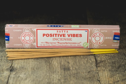 Ароматические палочки NAG CHAMPA POLLEN SATYA Positive Vibes