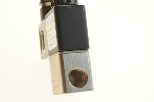 ЭЛЕКТРОМАГНИТНЫЙ КЛАПАН AIRTAC 2V025-08 2/2 -1/4- 12 В постоянного тока