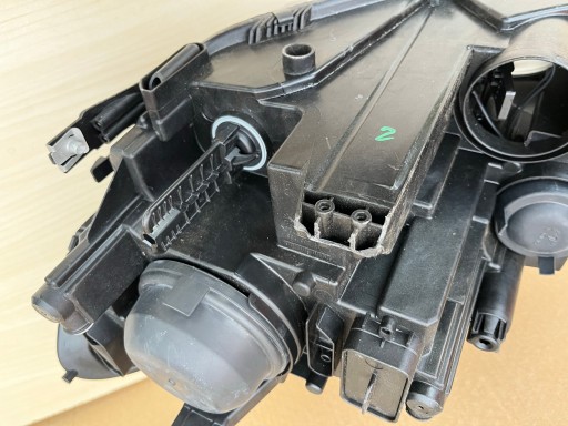 ФОНАРЬ ПЕРЕДНИЙ ПРАВЫЙ VW TOURAN III 5TA 5TB941006
