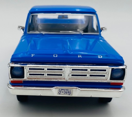 Ford F-100 Pickup 1972 1:24 Motormax 79384 синий