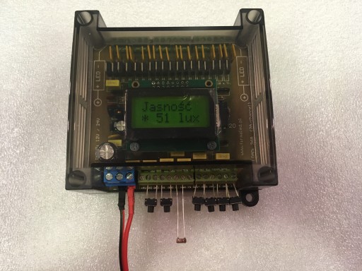 Светодиодный лестничный контроллер с функцией сумерек 10-18k LCD FZ - цена снижена