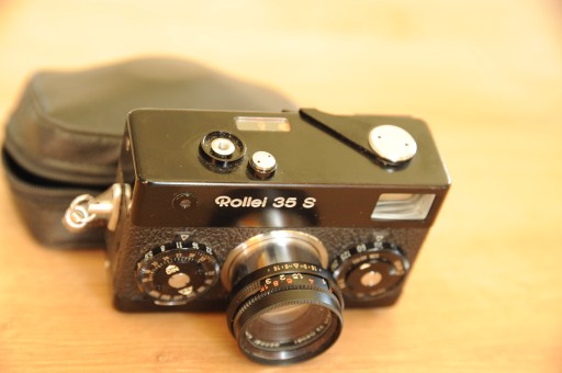 Rollei 35S - размер Sonnar 2,8/40 - красивый и функциональный в футляре