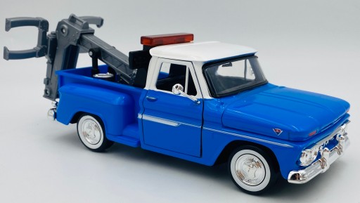 GMC C1000 Fenderside pickup 1966 Эвакуатор 1:24 Motormax 75346