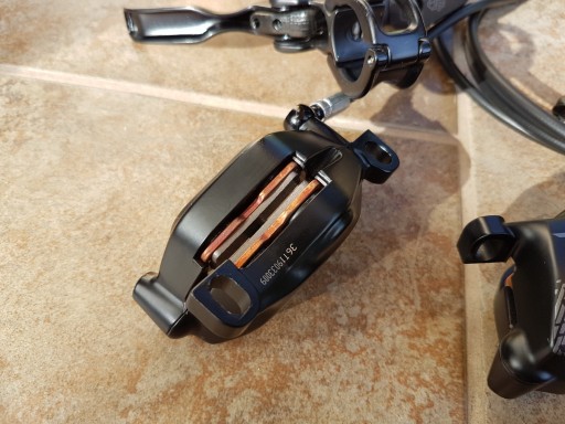 НОВЫЕ дисковые тормоза SRAM Code R, 4-поршневые
