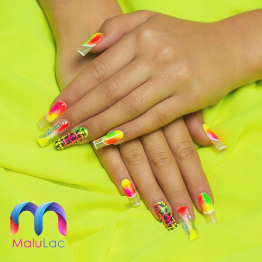 Гибридный лак для ногтей MaluLac NEON #1034