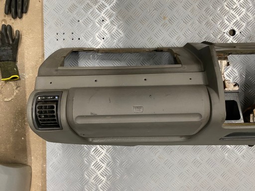 Подушка безопасности в кабине Land Rover Discovery II