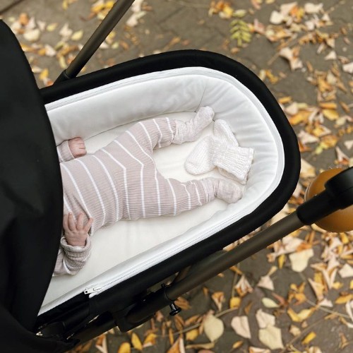 Cybex Melio Cot Gondola Magic Black с черным матрасом