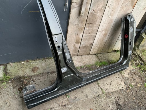 Nissan xtrail t32 prawy prog +słupek przedni A +słupek środowy B