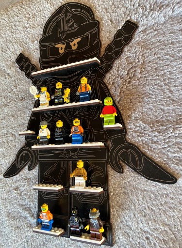 Полка Ninjago для фигурок 40см, черные, белые кубики